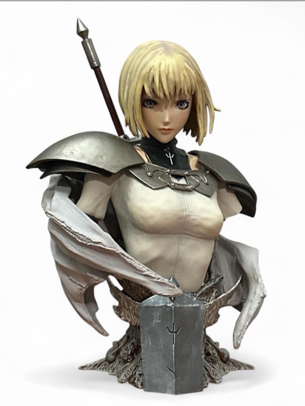 Claymore Clare Elite Bust Figure 1/4 Scale By Figurama Comes In Box